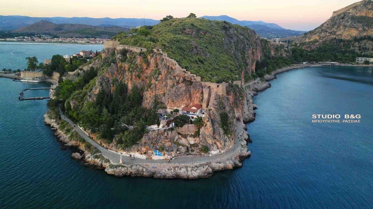 Pension Nikolaos ナフプリオ エクステリア 写真